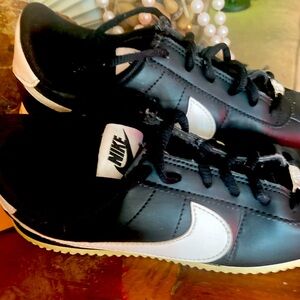 Nike Cortez GS - Size 5Y - Black/White